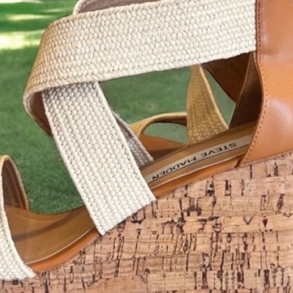 Steve Madden Cork Platform Wedge Sandals.
Canvas and leather. SZ 8 Comfortable - Picture 3 of 17